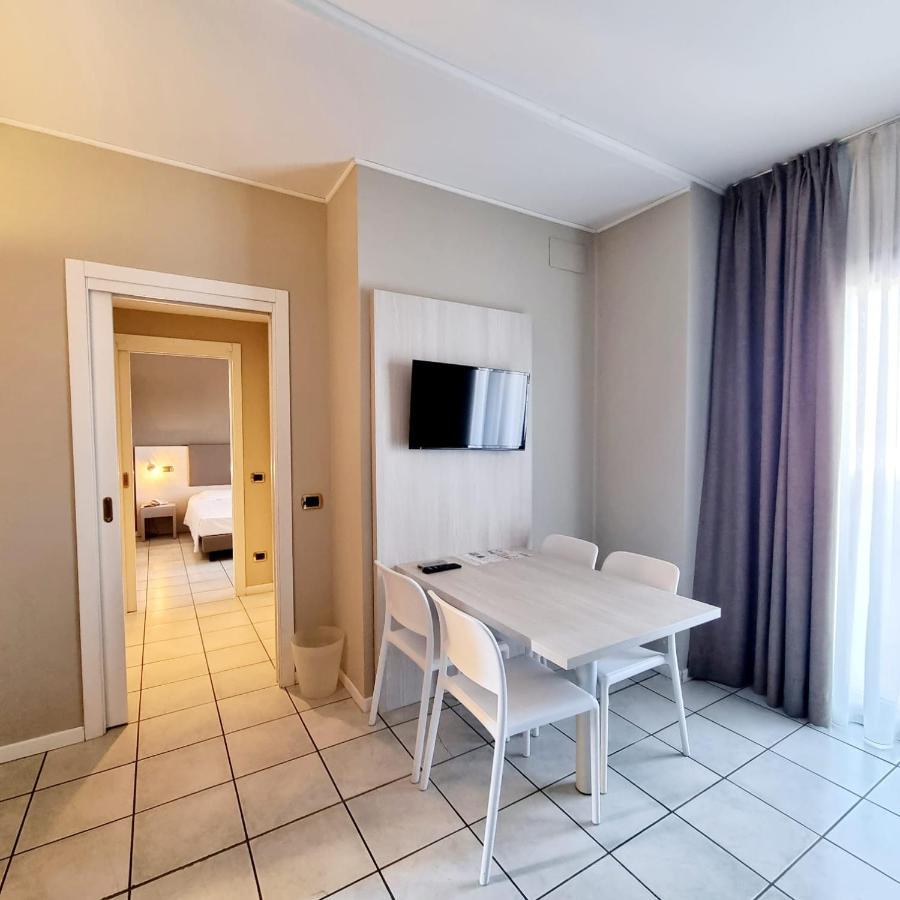 Superior One Bedroom Suite Terrace Lake View